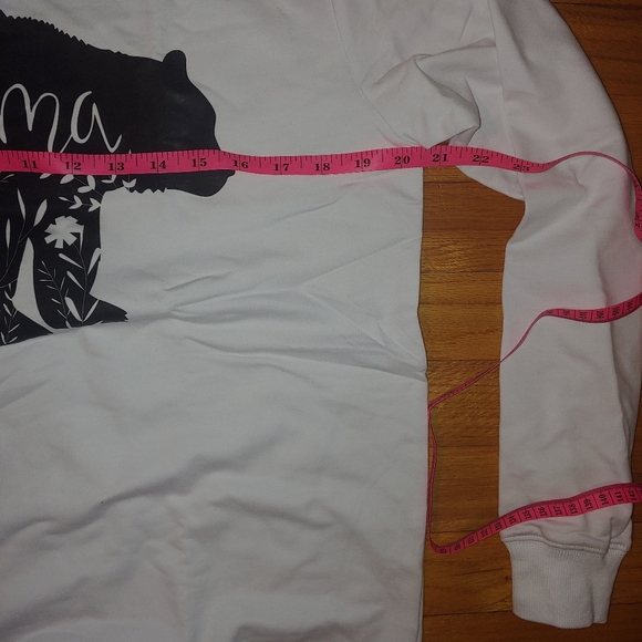 Mama Bear Printed Graphic Crewneck Sweatshirt Winter Pullover Crew Neck Women's - Picture 4 of 12